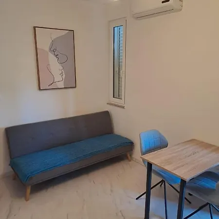 Daire In With Terrace, Air Conditioning, Wi-fi, Washing Machine