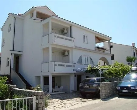 In With Terrace, Air Conditioning, Wi-fi, Washing Machine Appartamento
