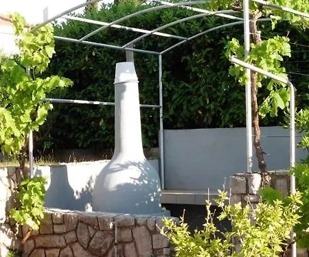 Appartamento In With Terrace, Air Conditioning, Wi-fi, Washing Machine Punat