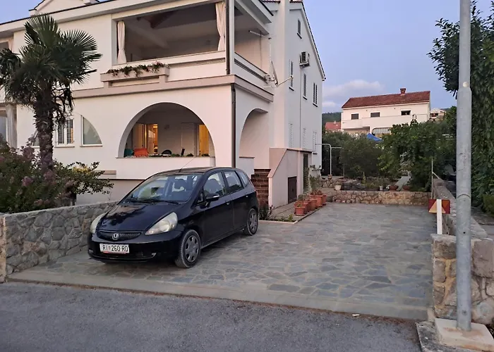 In With Terrace, Air Conditioning, Wi-fi, Washing Machine Appartamento
