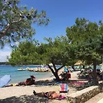 Apartmán In With Terrace, Air Conditioning, Wi-fi, Washing Machine Punat