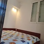 In With Terrace, Air Conditioning, Wi-fi, Washing Machine Apartmán *
