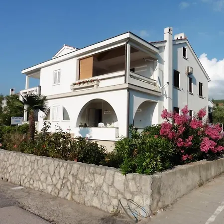 Apartment In With Terrace, Air Conditioning, Wi-fi, Washing Machine Punat