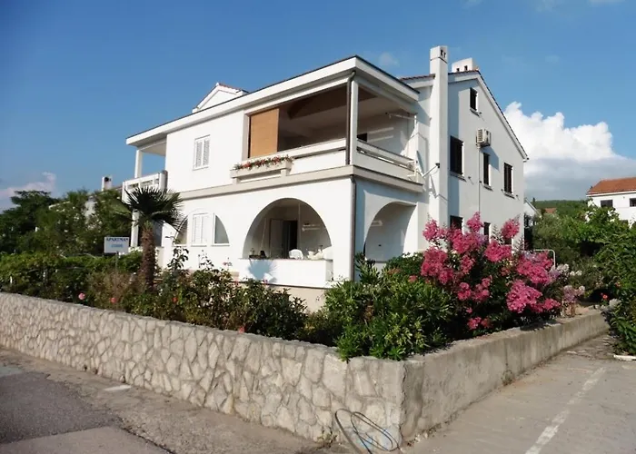 Apartment In With Terrace, Air Conditioning, Wi-fi, Washing Machine Punat