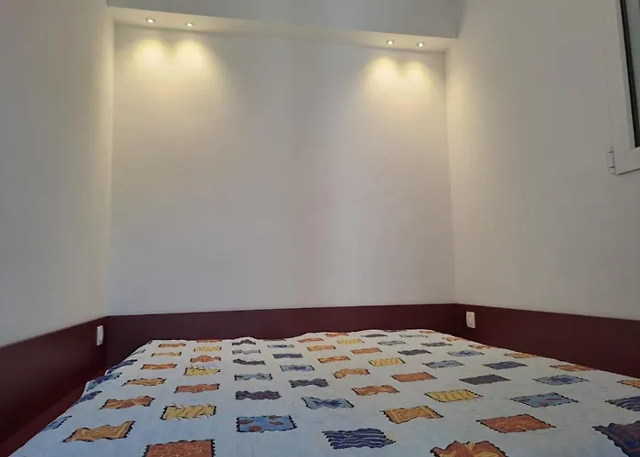 In With Terrace, Air Conditioning, Wi-fi, Washing Machine Apartment *
