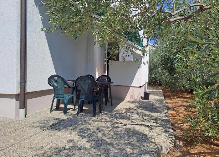 In With Terrace, Air Conditioning, Wi-fi, Washing Machine Punat